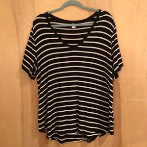 Old Navy black and white striped T-shirt